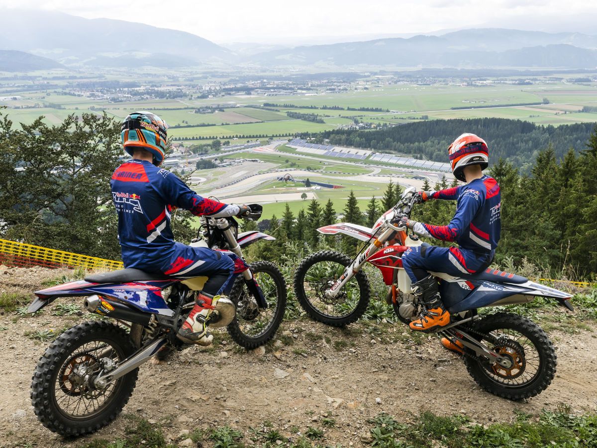 Enduro Training mit gestelltem KTM Enduro Bike Red Bull Ring Shop