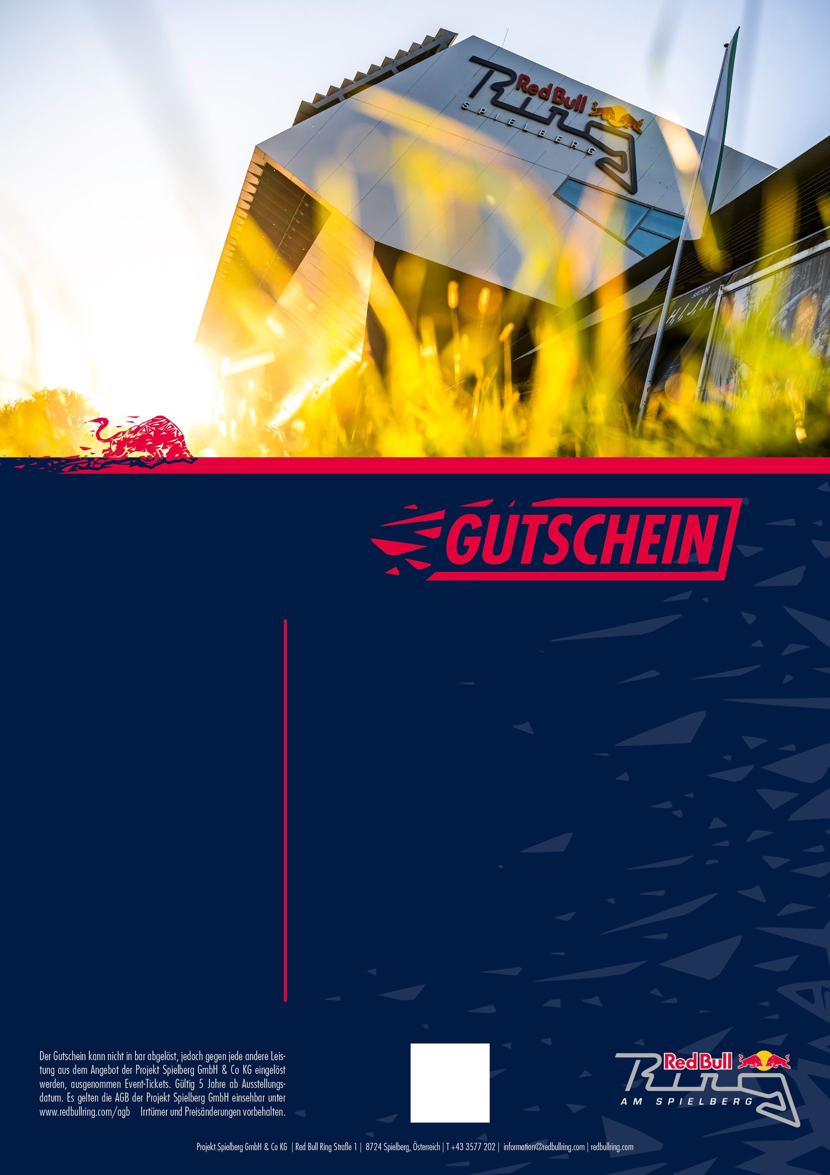 Gebäude, schräg von unten fotografiert, umgeben von Gras, im Red Bull Ring Kontext.   Auf dem Bild steht: „Gutschein“.